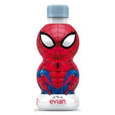 anak minum air masak