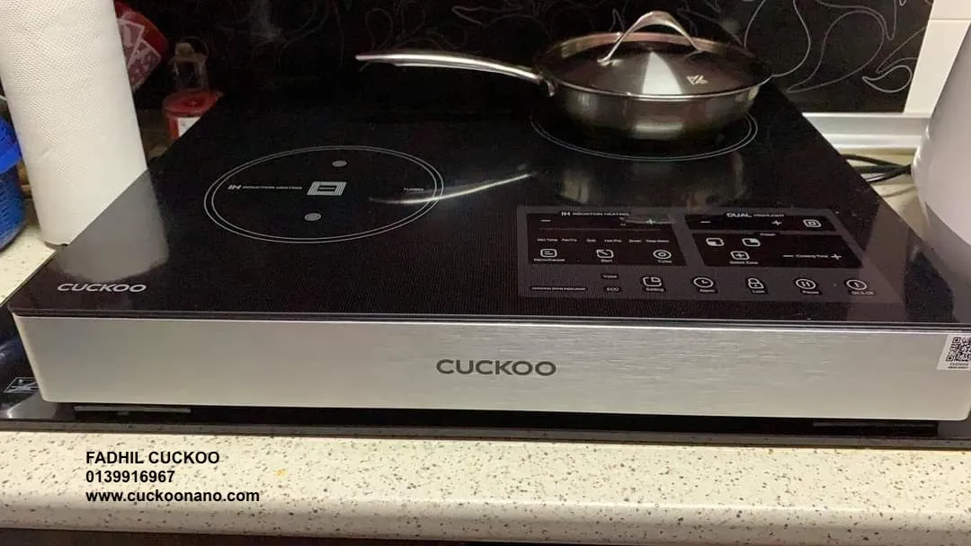 CUCKOO INDUCTWO free standing with casing on a table