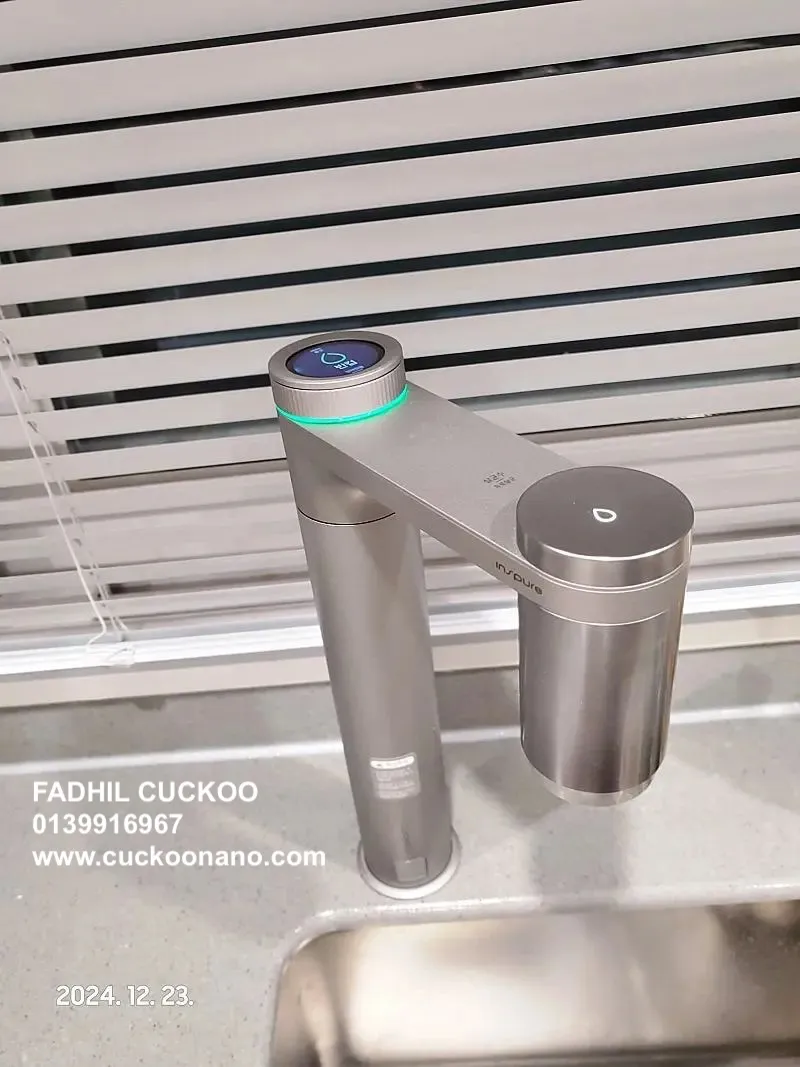 Real CUCKOO ACE under sink water purifier faucet installation in a customer kitchen 3