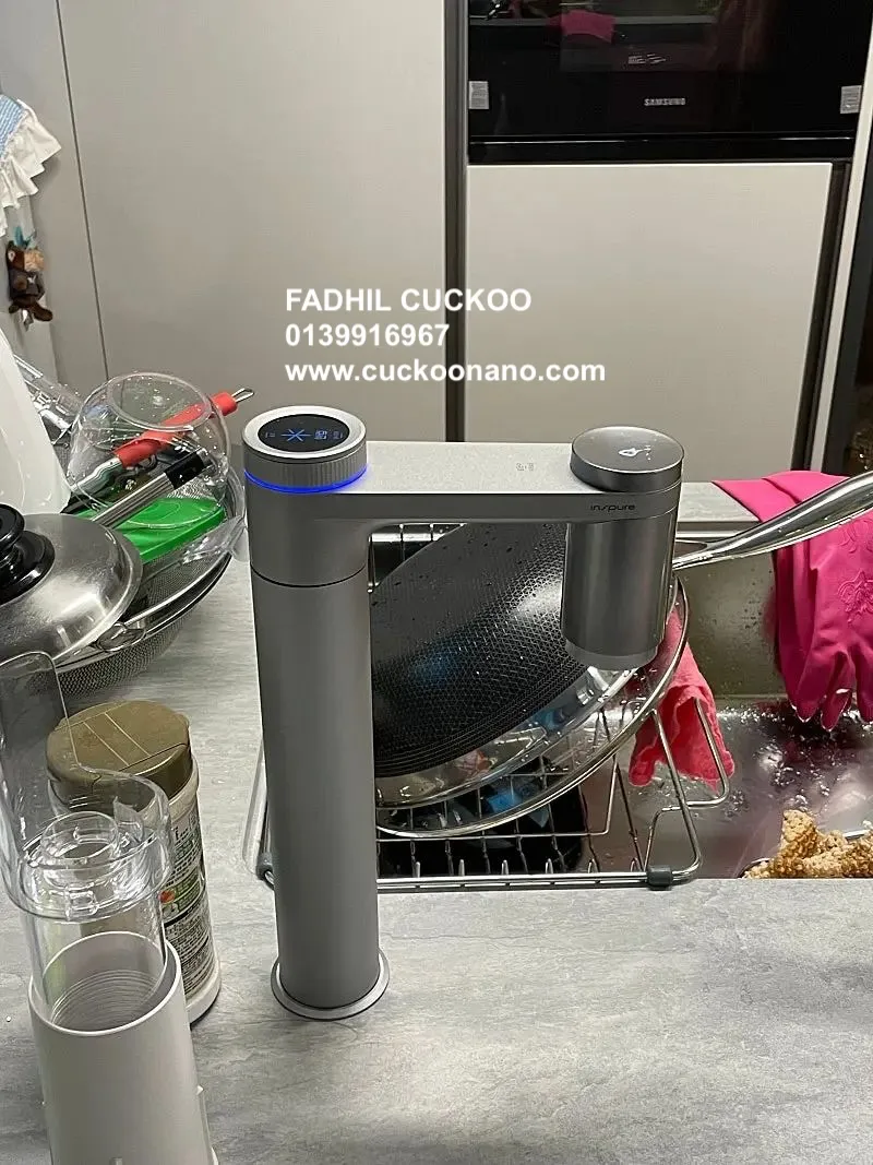 Real CUCKOO ACE under sink water purifier faucet installation in a customer kitchen 4
