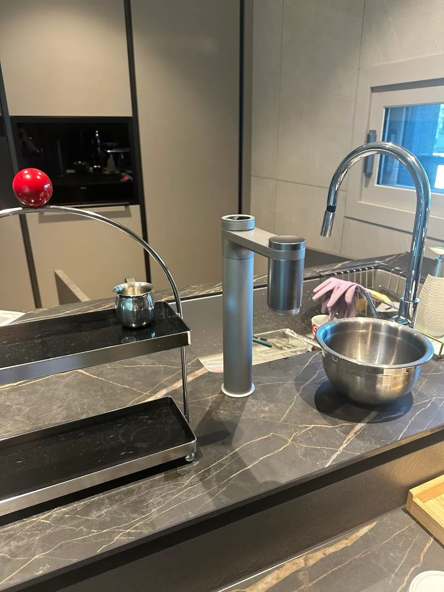 Real CUCKOO ACE under sink water purifier faucet installation in a customer kitchen 6