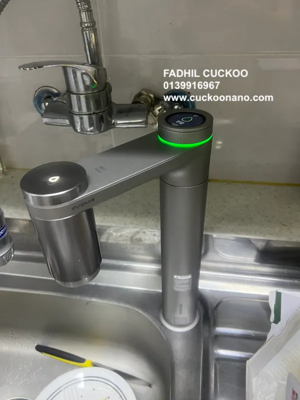 Real CUCKOO ACE under sink water purifier faucet installation in a customer kitchen 9