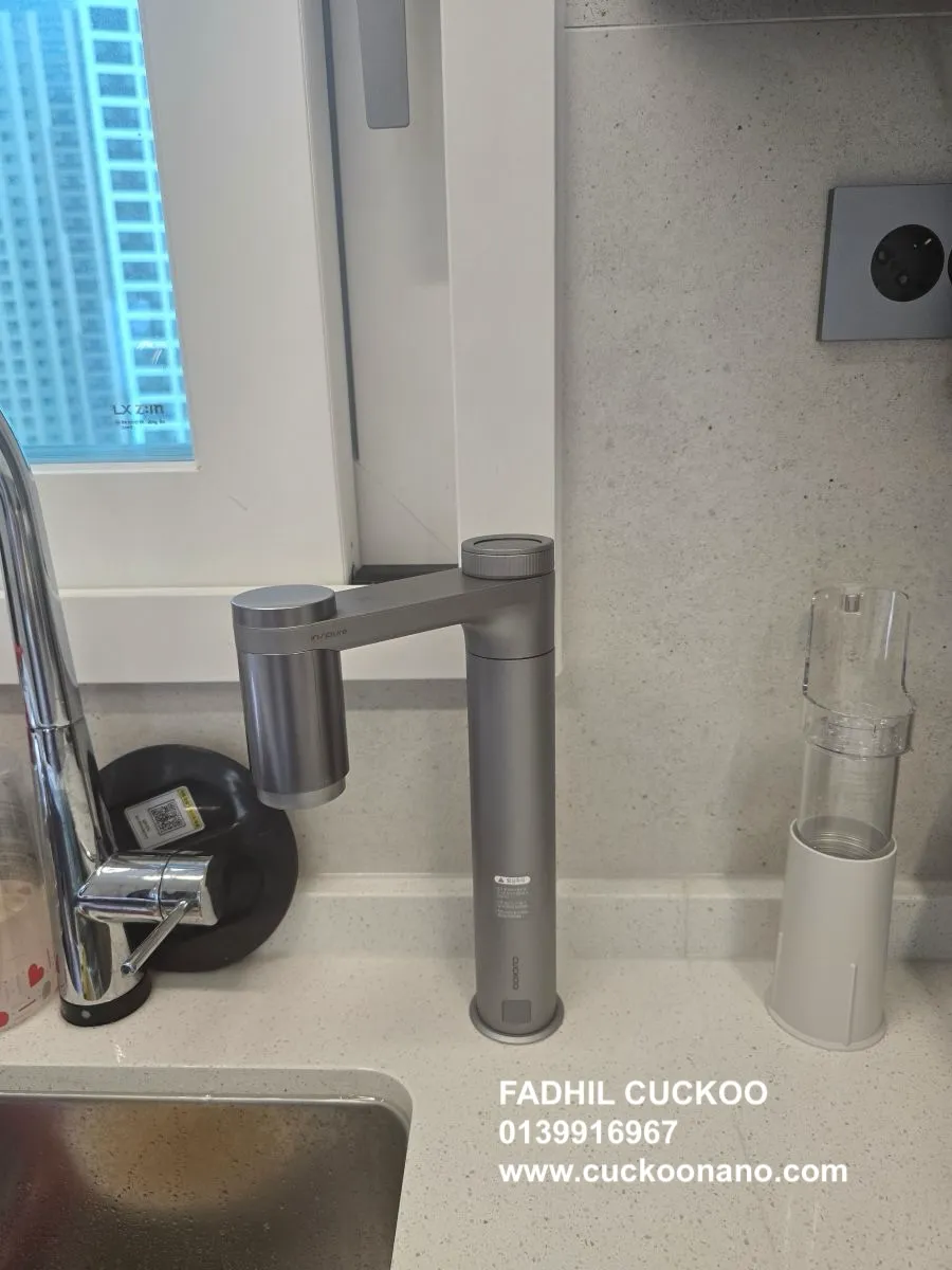 Real CUCKOO ACE under sink water purifier faucet installation in a customer kitchen 12