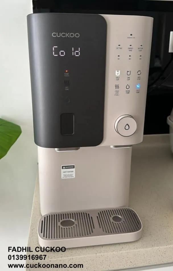 Gambar CUCKOO Glamour water purifier 14 dengan rekaan matte black dan champagne pink
