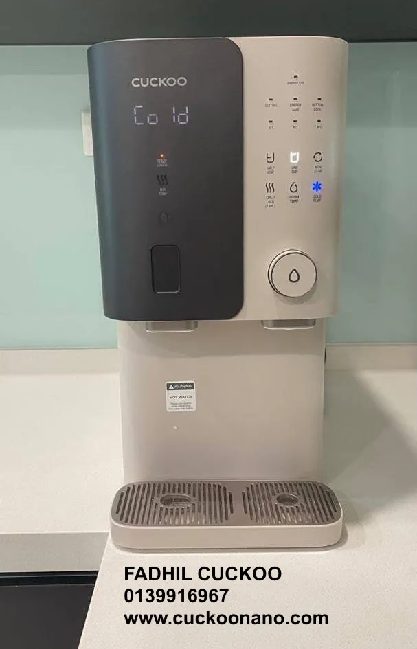 Gambar CUCKOO Glamour water purifier 4 dengan rekaan matte black dan champagne pink