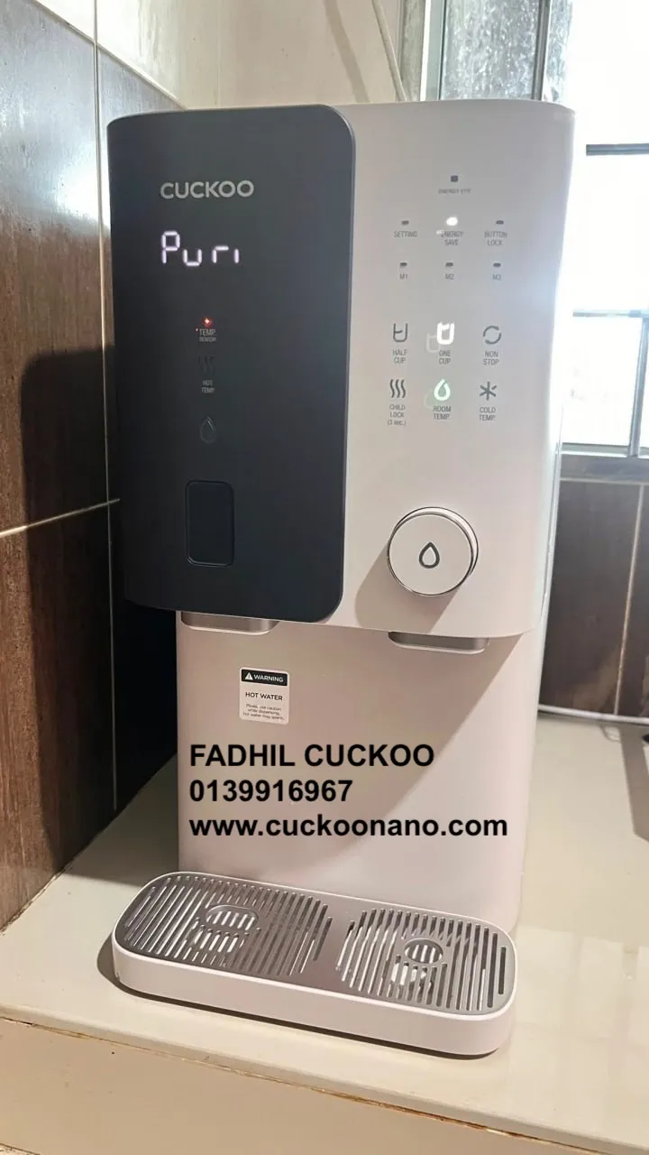 Gambar CUCKOO Glamour water purifier 6 dengan rekaan matte black dan champagne pink